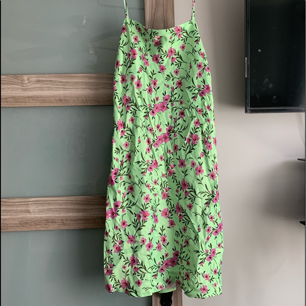 BRAND NEW Green Flower Print ZARA Dress